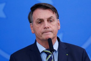 Alcaldes piden a Bolsonaro un protocolo para salir del aislamiento