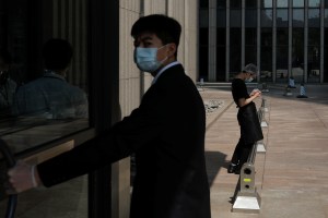 China desmiente haber “ocultado” cifras en balance del nuevo coronavirus