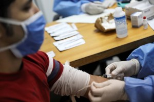 Contraer coronavirus en Venezuela es un golpe fulminante para “el bolsillo”: ¿Cuánto cuesta el tratamiento?