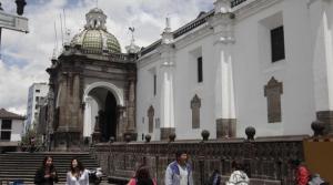 Se hizo pasar por curita en Ecuador y pide plata para la Semana Santa