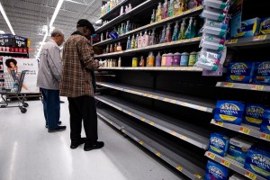 “Nunca pensaron en nosotros”, dicen empleados de supermercados contagiados de Covid-19