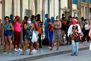 Cuba detectó 813 nuevos casos de coronavirus, más de la mitad en La Habana