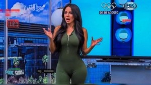 Periodista deportiva mostró las nalgas tratando de imitar a Selena Quintanilla