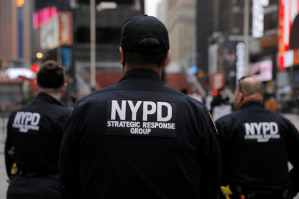 Más de 1.000 policías de Nueva York tienen coronavirus y el sistema del 911 se acerca al colapso