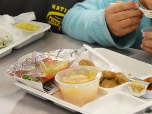 Las escuelas de Broward cambian las distribuciones de alimentos