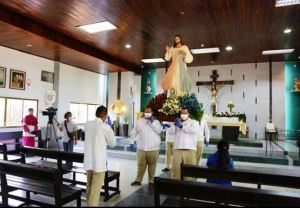 En fotos: Así fue el recorrido de Jesús de la Divina Misericordia por Maracaibo este #19Abr