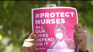 Sindicato de enfermeras de Los Ángeles exige el suministro inmediato de máscaras y guantes