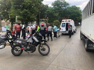 Solo en Venezuela: Accidente fue atendido por ambulancia sin gasolina… frente a una E/S (VIDEO)