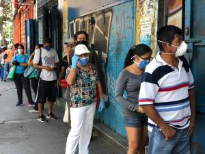 En los barrios pobres de Caracas prepocupa más el hambre que el coronavirus (Video)