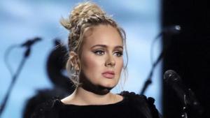 “Parece otra persona”: Adele reaparece en redes sociales con delgada figura como nunca antes (Foto)