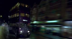 El bus noctámbulo de Harry Potter existe y traslada a los médicos de Reino Unido en plena crisis por coronavirus