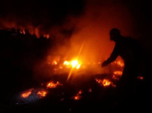 Incendio en la Laguna de Urao en Mérida consumió gran parte del monumento natural (Fotos)