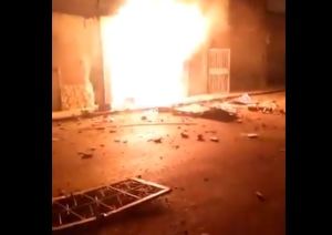 En VIDEO: La intensa explosión de una tubería de gas en San Agustín este #19Abr