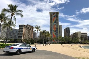 Hawaii paga para que los turistas se vayan