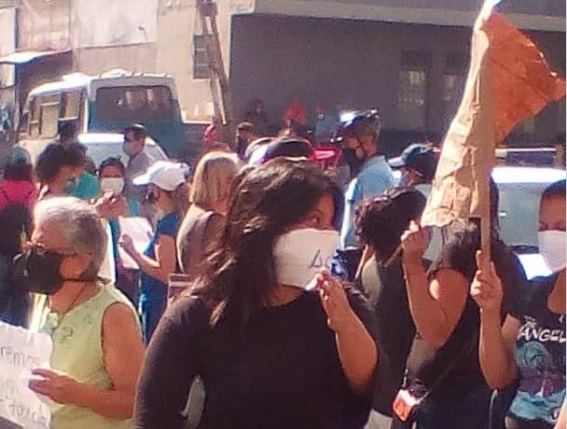 Mirandinos toman las calles para protestar por falta de agua #8Abr (Foto)