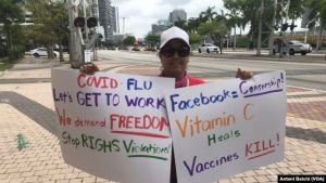 Decenas de personas piden reapertura de Florida