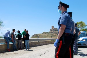 Italia reclutará a 60 mil voluntarios para controlar las aglomeraciones