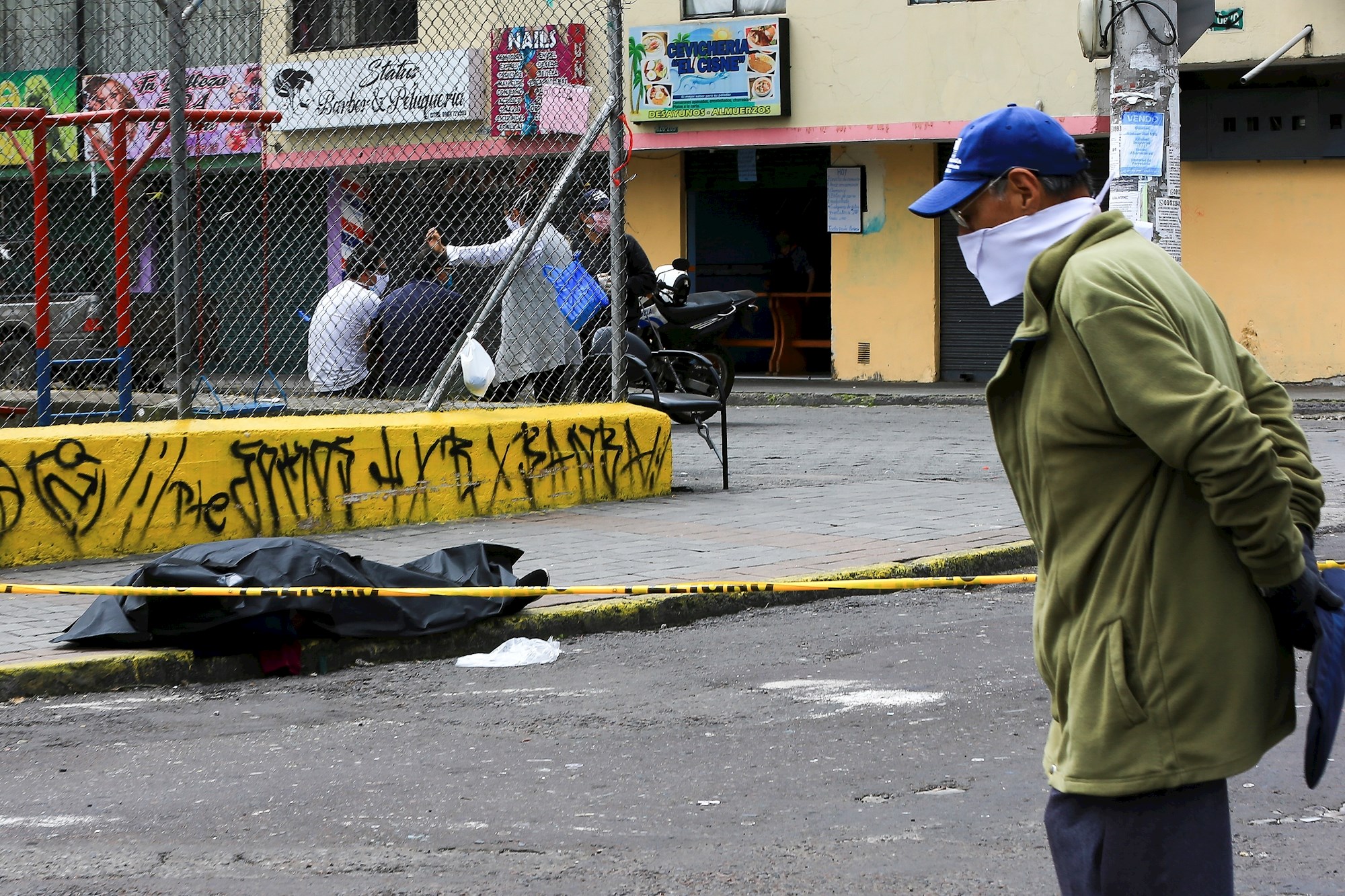 ¿Y la alta cifra de muertos?  La nueva estrategia que podría abrir la brecha para regresar a la normalidad en Ecuador