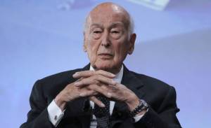 Investigan al expresidente de Francia, Giscard d’Estaing, por agresión sexual contra una periodista