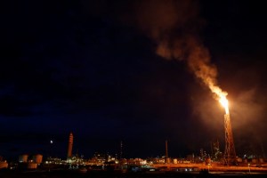 Pdvsa reanudó la producción de gasolina en la refinería Cardón, según Reuters