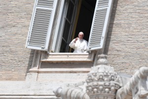 El papa Francisco pide que la UE afronte el coronavirus en armonía y colaboración