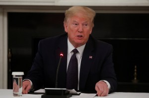 Trump amenaza con cerrar el grifo a la OMS de forma permanente