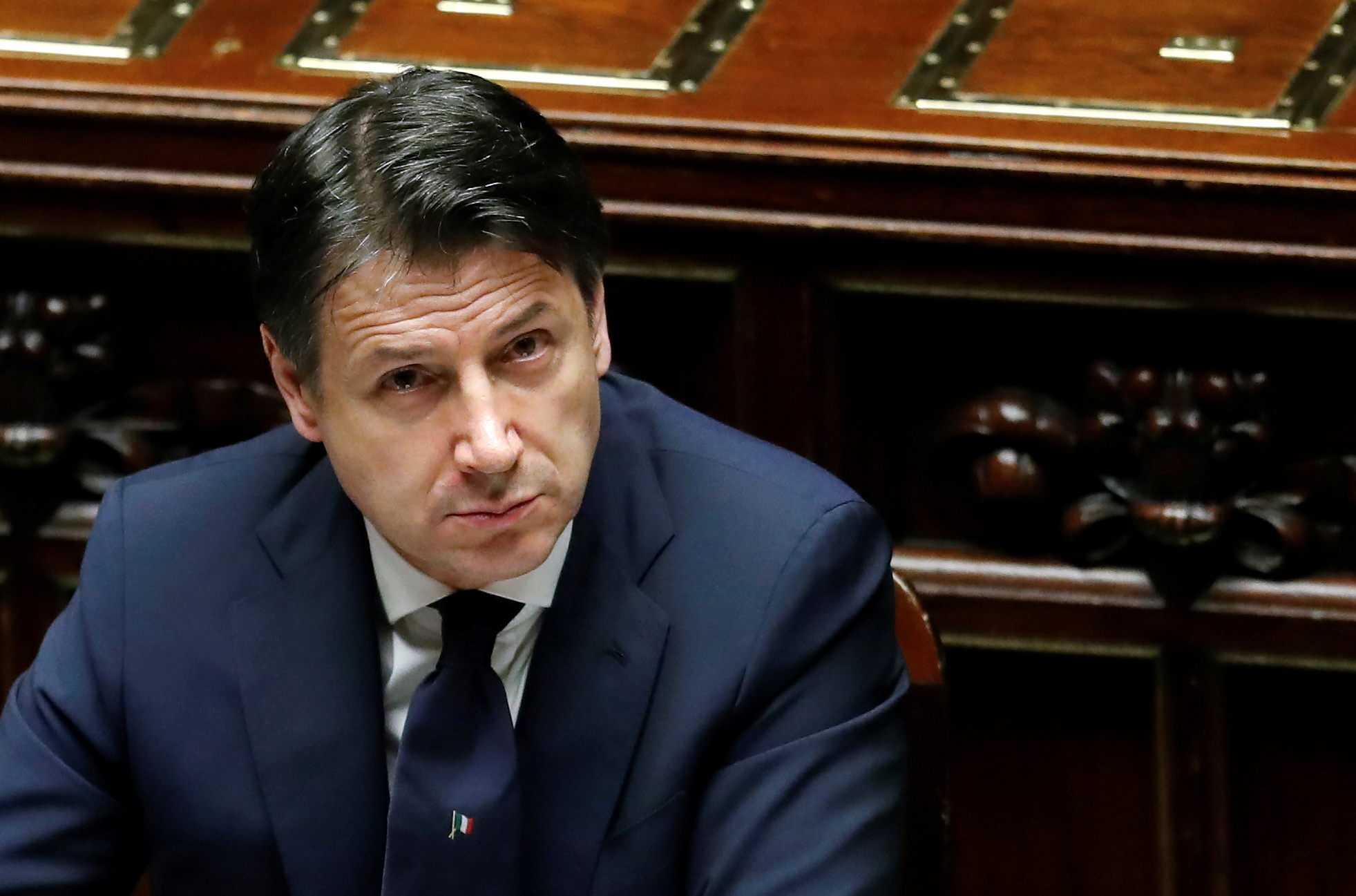 Primer ministro italiano renunciará el martes para buscar una nueva mayoría