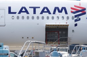 LATAM Airlines anuncia cese de operaciones de filial en Argentina por coronavirus