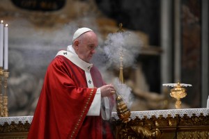 El papa Francisco criticó a los que van a misa para presumir catolicismo y a los que “rezan como loros”