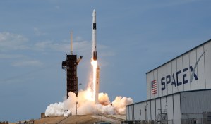 Advierten que parte de cohete que chocará con la Luna es chino y no de SpaceX