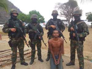 Armada anuncia captura de otro presunto “mercenario” en zona montañosa de Vargas (FOTOS)
