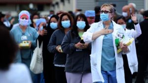 Ley HEROES ofrecería “green card” de forma rápida a médicos inmigrantes