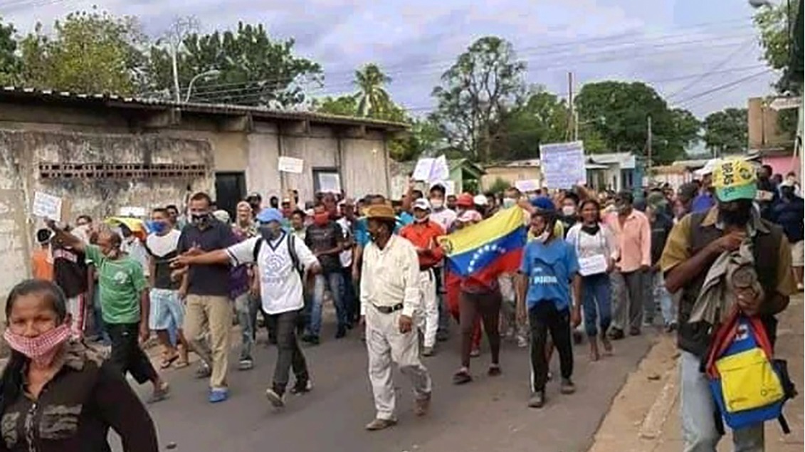 En Maripa reclaman servicios básicos y protestan contra la extracción minera en el Caura