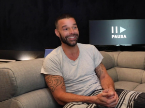 Ricky Martin lanza por sorpresa una producción discográfica titulada “PAUSA”
