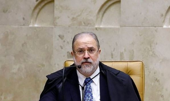 Fiscalía de Brasil pidió suspender salida inmediata de los diplomáticos de Maduro