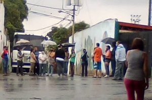 Protestan en Las Minas de Baruta tras dos meses sin agua #27May