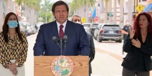 DeSantis extiende orden que prohíbe desalojos de viviendas en Florida