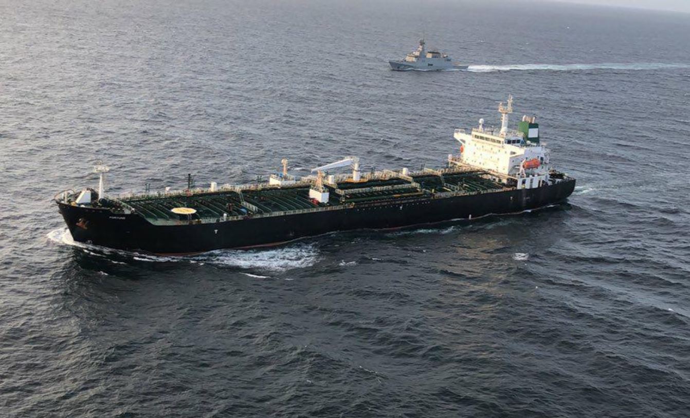 Reuters: Superpetrolero cargado con crudo está listo para zarpar de Venezuela hacia Irán violando las sanciones internacionales