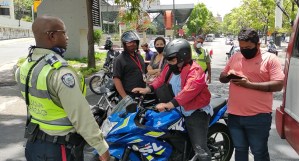 Infractores: Conductores fueron sancionados en Chacao por irrespetar las normas de tránsito en cuarentena (Video)