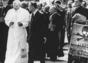 Así sobrevivió a los nazis Juan Pablo II, primer Papa que condenó el terror de Auschwitz
