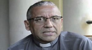 Obispo de San Felipe denuncia que la cuarentena es usada como herramienta política