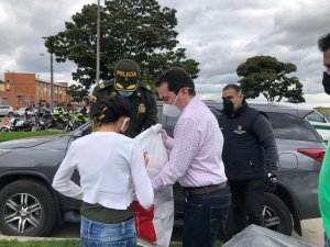 Embajada de Venezuela en Colombia asiste a los migrantes venezolanos en medio de la pandemia