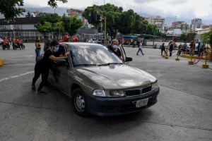 Surtir gasolina a nivel nacional se ha vuelto un problema para los venezolanos