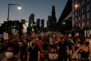 Nueva York levantó el toque de queda impuesto por las protestas