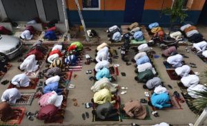OMS ve incrementos preocupantes de Covid-19 en Oriente Medio tras culminación del Ramadán