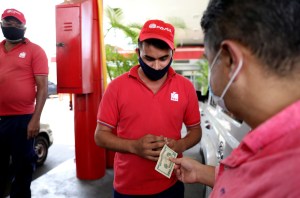 Así es una factura de venta de gasolina en dólares en Venezuela #1Jun (FOTO)