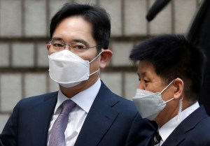 Un tribunal surcoreano dictaminará si encarcela al heredero de Samsung