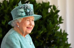 Reina Isabel cancela grandes eventos de palacio por el resto del año