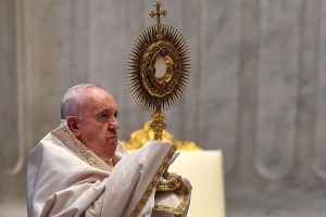 El Papa consternado por el atentado en Viena, exige el fin de la violencia