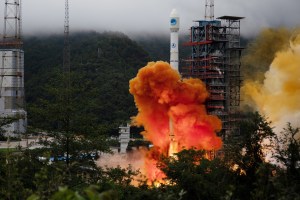 Último satélite del sistema de navegación chino BDS entra en órbita con éxito